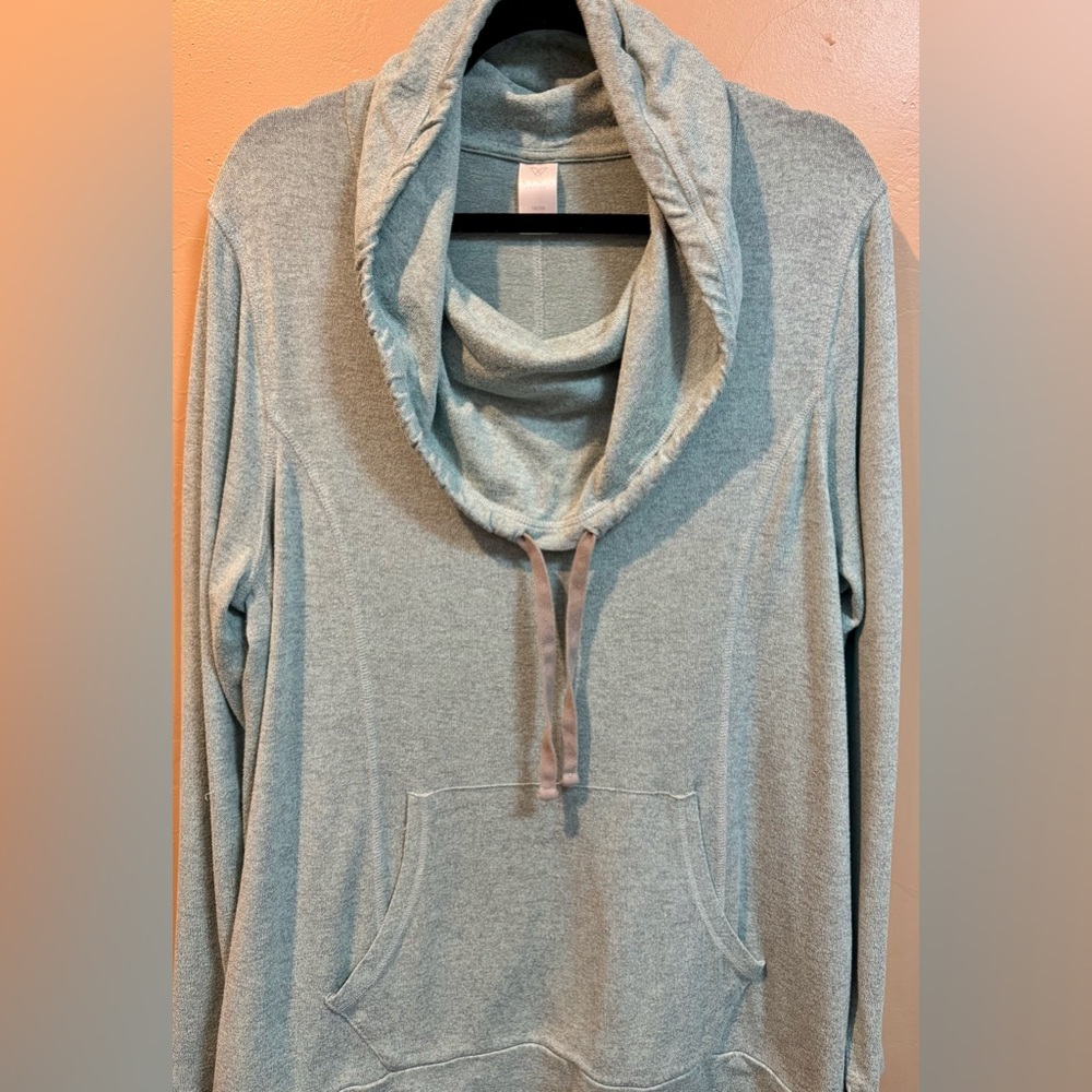 LIVI Lane Bryant plus size 18 / 20 Cozy Women's Hoodie Sweater light green